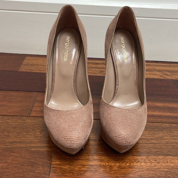 Sergio Rossi platform pump in color beige - excellent cindition - Picture 2 of 4